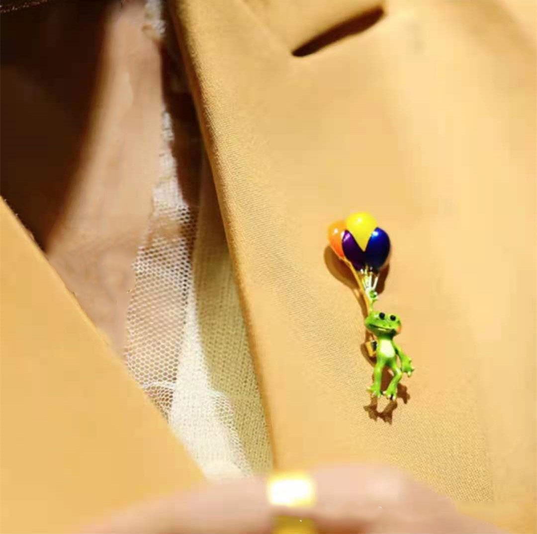Vivid Frog Holding Colorful Ba - Embroidery Bali review and price